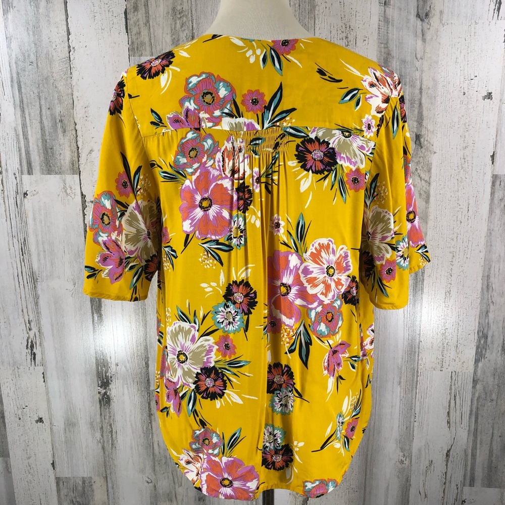 DR2 Women's Yellow Floral High Low Blouse Sz M - Picture 6 of 11